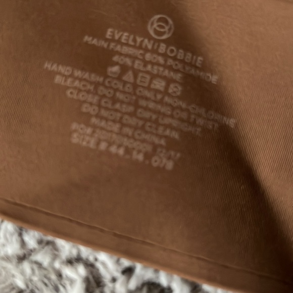 Bras - Picture 5 of 5